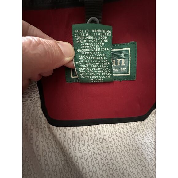 L. L. Bean Women’s Red Hooded Rain Jacket Windbreaker Size Small Regular - Picture 5 of 6